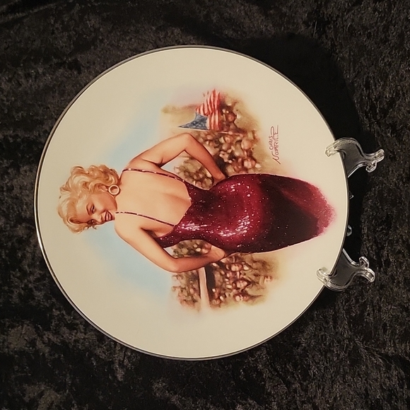 Marilyn Monroe "For Our Boys in Korea, 1954" Plate - Picture 1 of 3